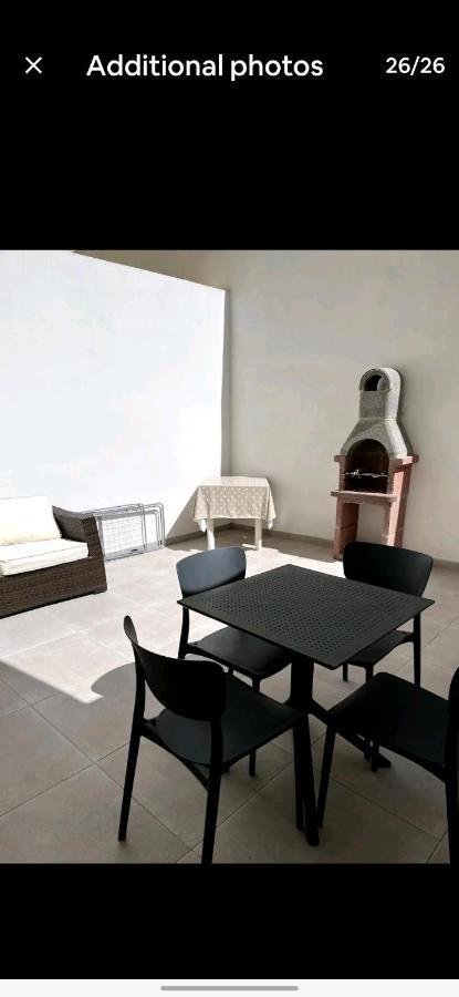 Lovely Holiday Home Next To Bus Terminus خليج سانت بول المظهر الخارجي الصورة
